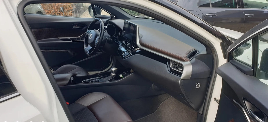 Toyota C-HR cena 81000 przebieg: 72000, rok produkcji 2017 z Tarnów małe 16